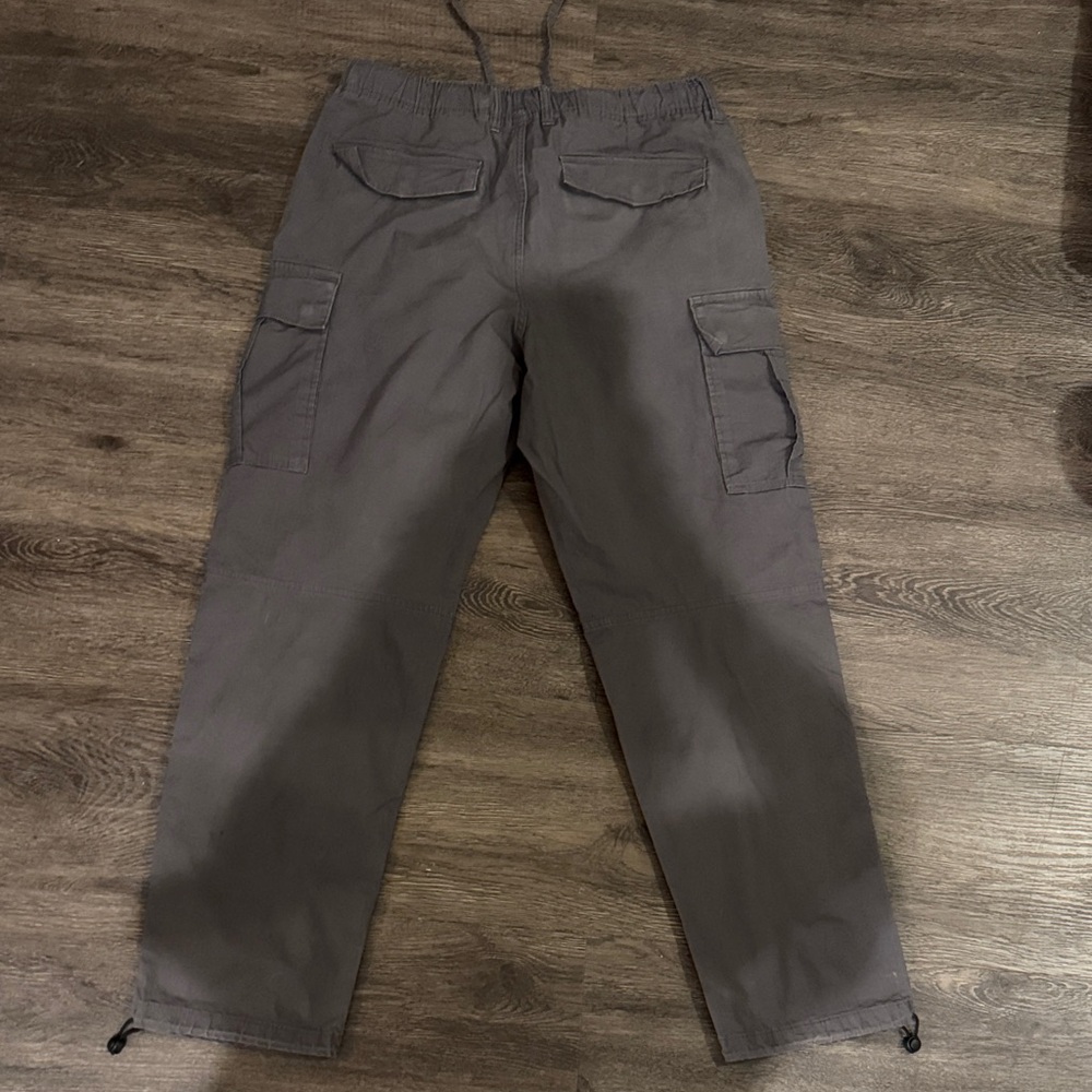H&M Charcoal Cargo Pants for Men - Picture 5 of 5